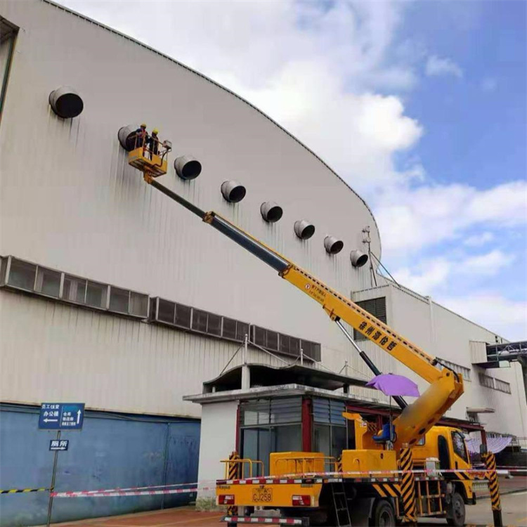 兴隆华侨农场高空作业车出租服务：专业广告牌安装解决方案