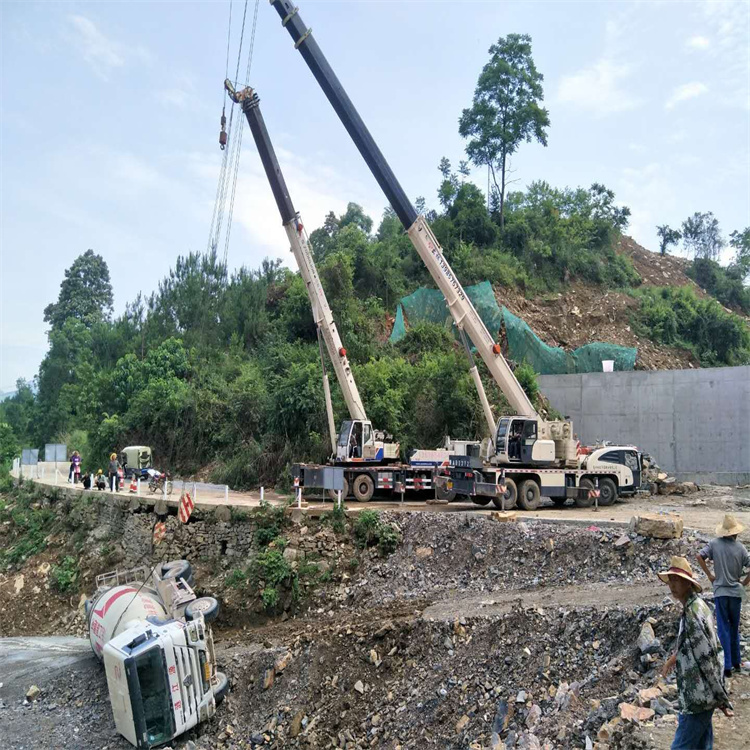 兴隆华侨农场汽车掉沟里叫吊车救援要多少钱